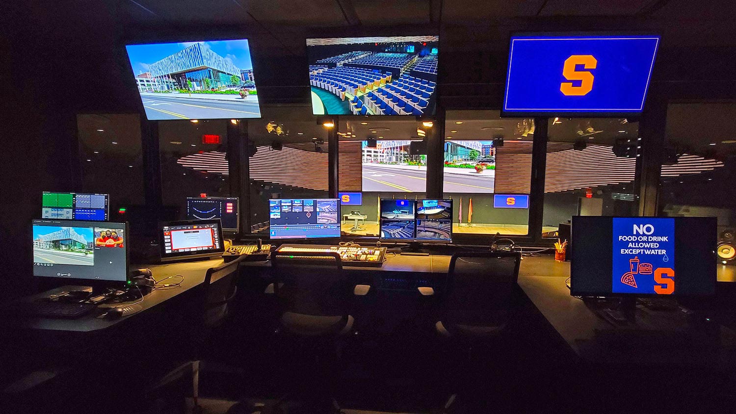 In the control center, a bank of windows combined with the multiple displays and monitors allow the system operator to easily respond to cues from the instructor or presenter.