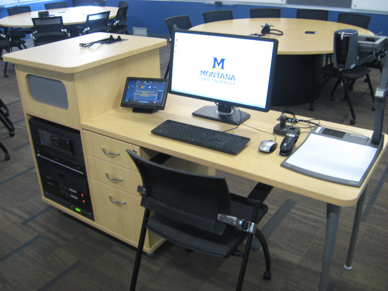 TLP 1000TV TouchLink Touchpanel on a classroom table