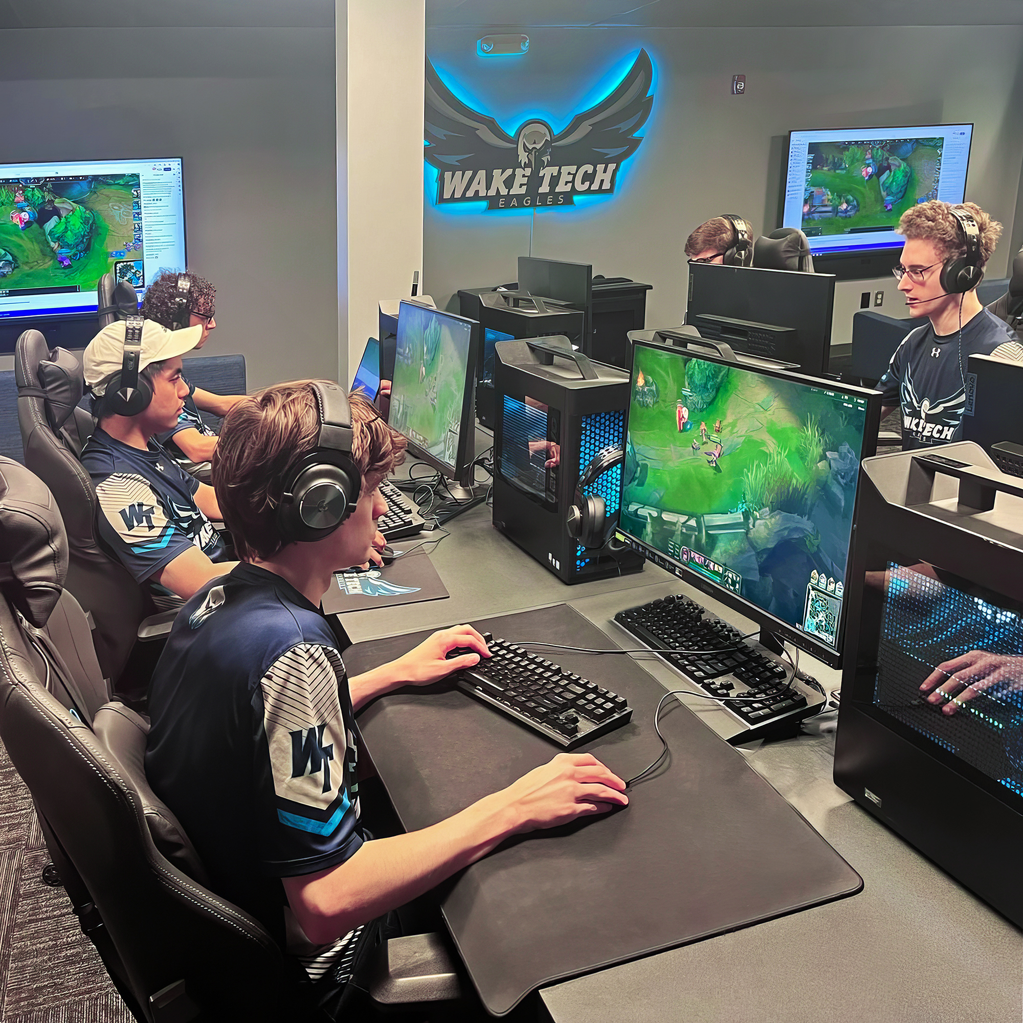 Wake Tech’s intercollegiate esports program started small, on a lean budget that went mostly toward room construction and high-end gaming PCs. With ingenuity, Wake Tech’s IT/AV staff built the initial esports AV system themselves with spare equipment from the school’s existing inventory. As the Wake Tech Eagles esports teams rack-up a growing list of national tournament wins, the school has expanded the program with more venues and newer equipment, including the latest Extron AV gear.